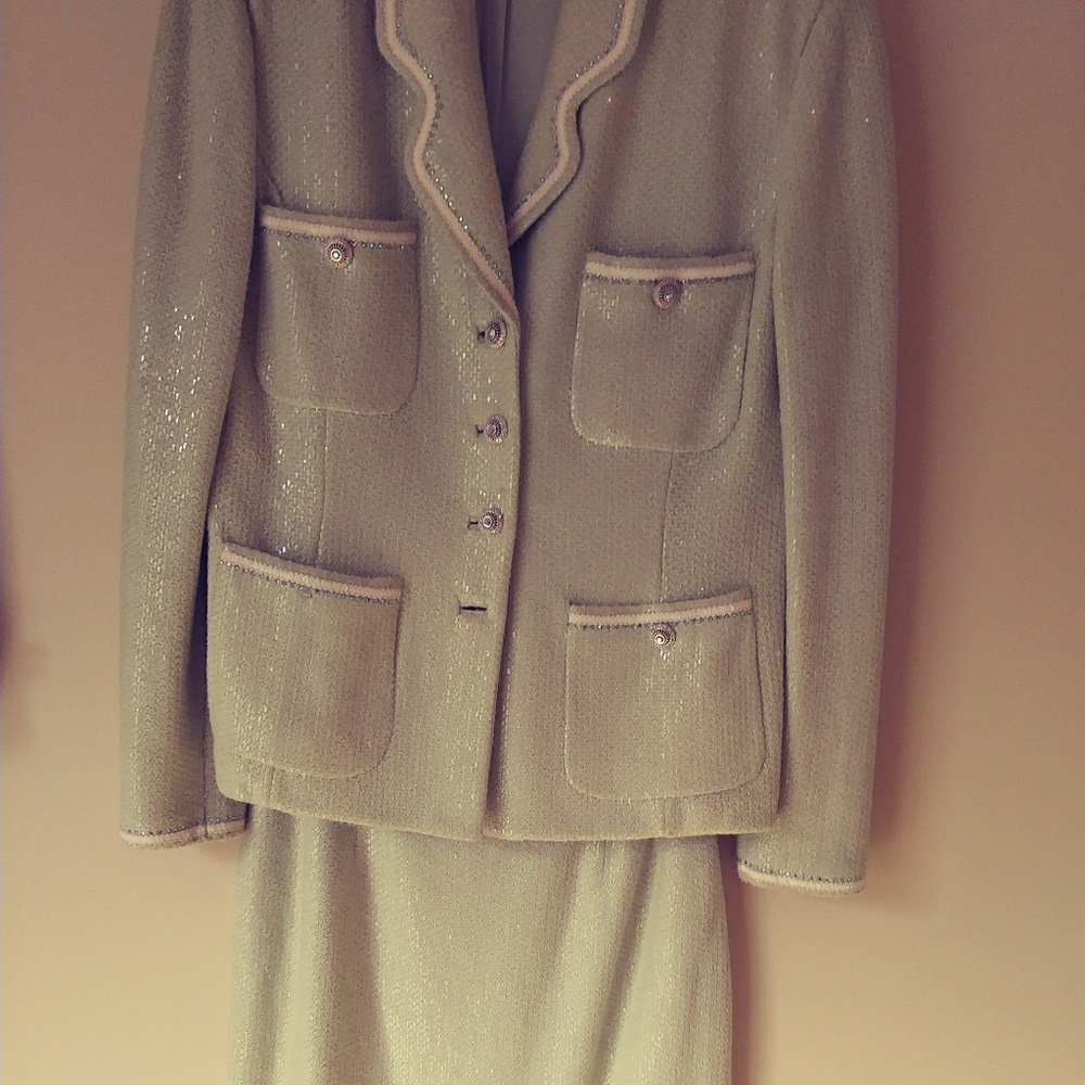 St. John 3 piece mint greeb sequenced suit